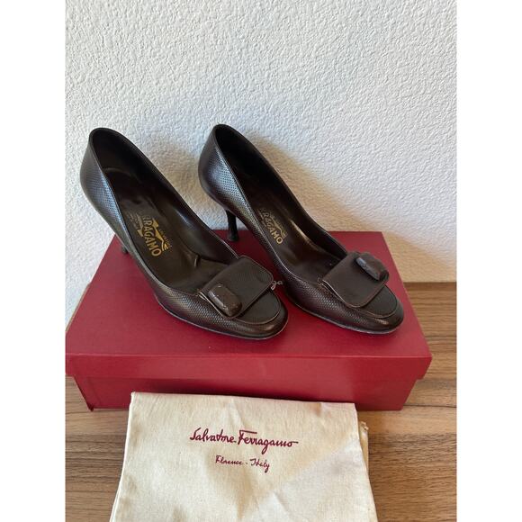 Salvatore Ferragamo Fondente Pebble Calf TAM Heels Size 7B – 8cm Heel - Picture 2 of 4